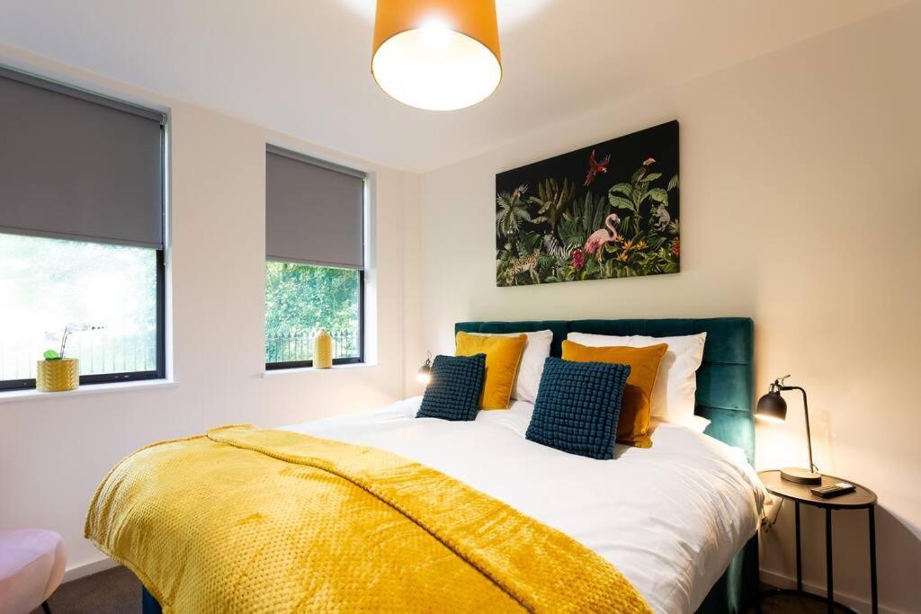 Polly'S Place Apartment Taunton & Free Off Road Parking & Wifi Bagian luar foto