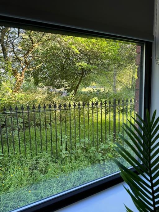 Polly'S Place Apartment Taunton & Free Off Road Parking & Wifi Bagian luar foto