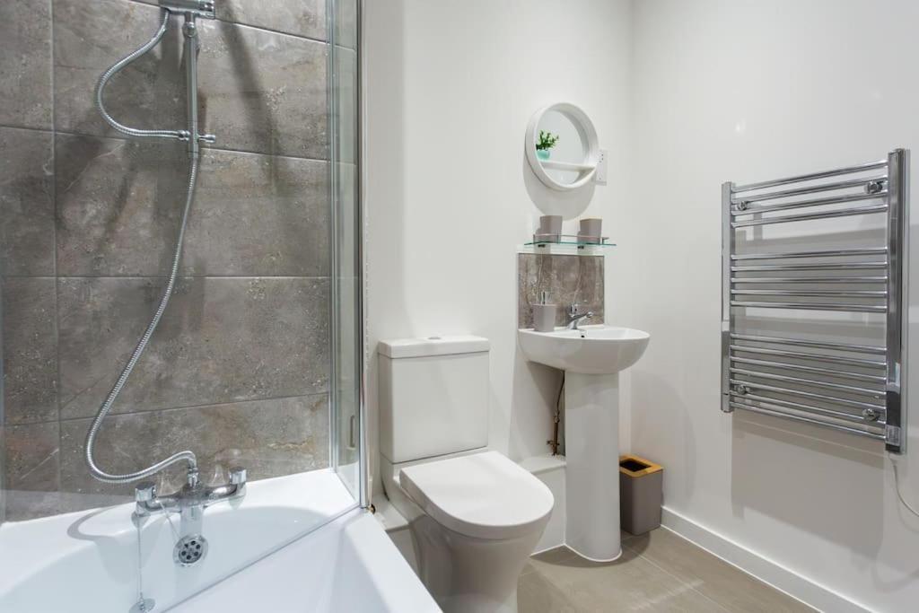 Polly'S Place Apartment Taunton & Free Off Road Parking & Wifi Bagian luar foto
