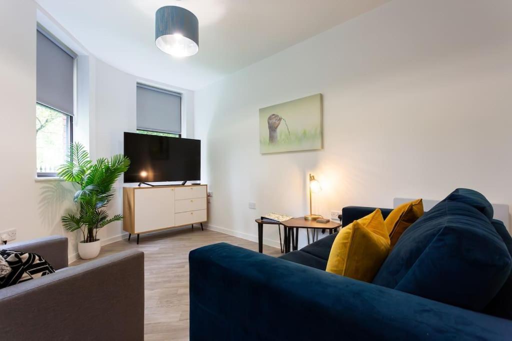 Polly'S Place Apartment Taunton & Free Off Road Parking & Wifi Bagian luar foto