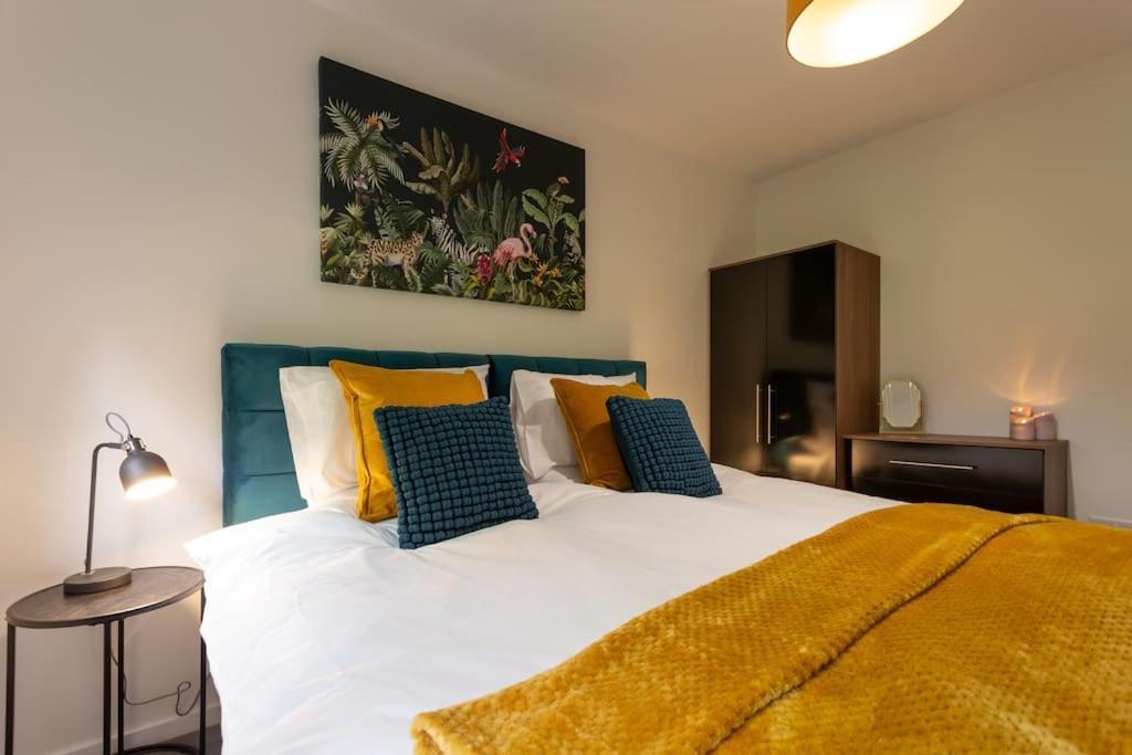 Polly'S Place Apartment Taunton & Free Off Road Parking & Wifi Bagian luar foto