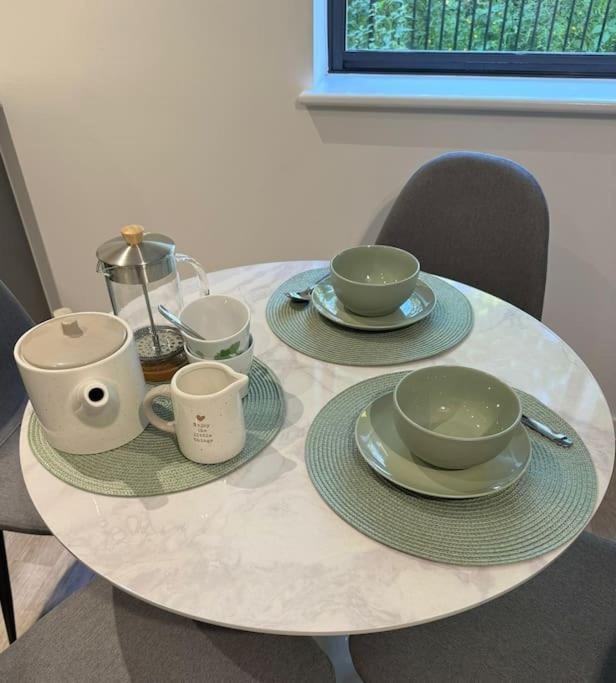 Polly'S Place Apartment Taunton & Free Off Road Parking & Wifi Bagian luar foto